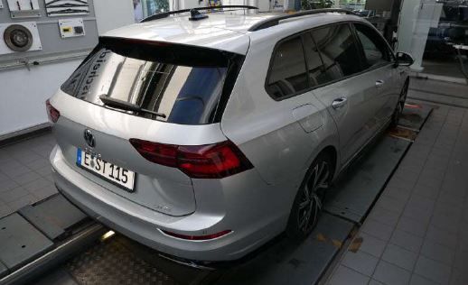 Golf VIII Variant R-Line eTSI DSG AHK Standhzg. 