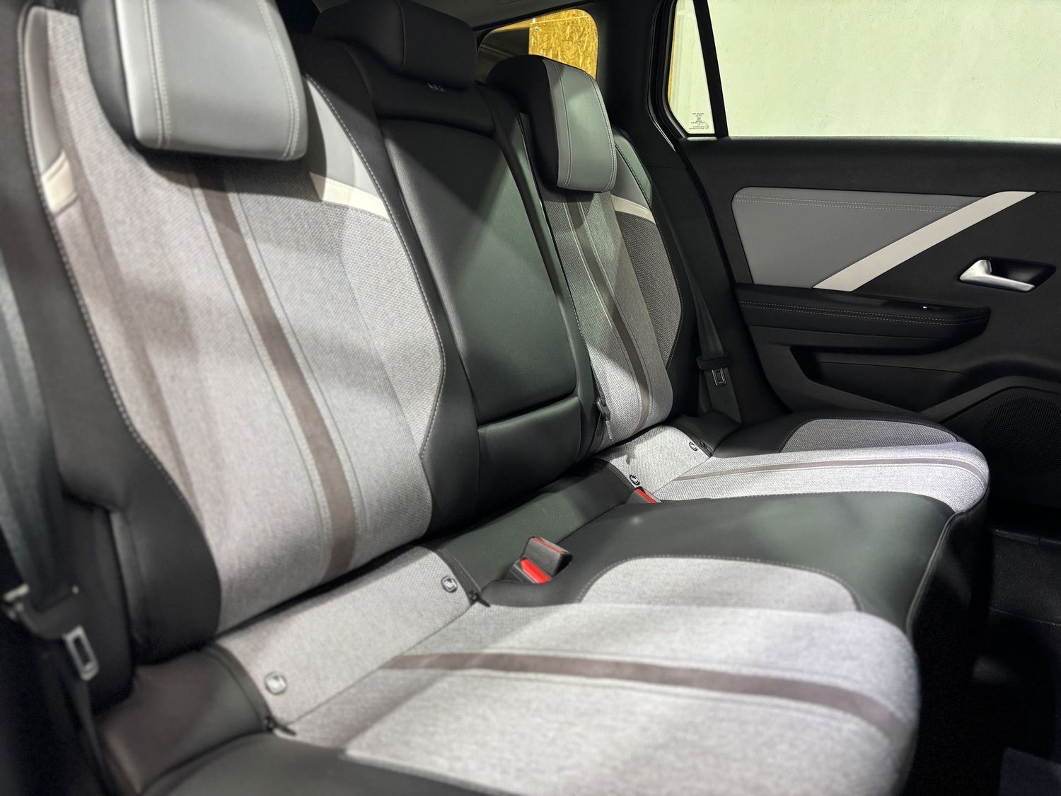 Fahrzeugabbildung Opel Astra Sports Tourer Elegance #LED#Kamera#Digital