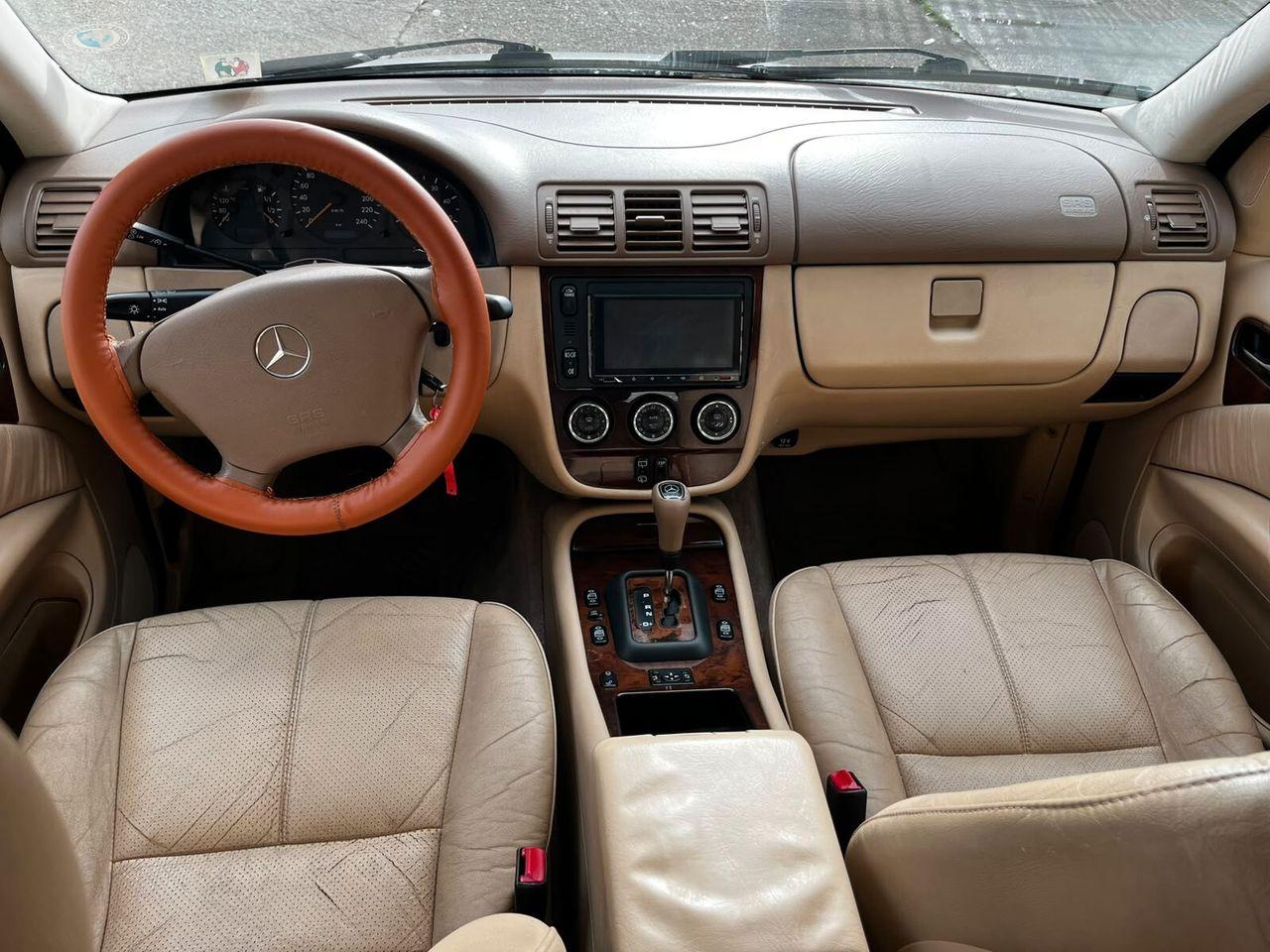 Mercedes-Benz ML270 2004 — photo 9