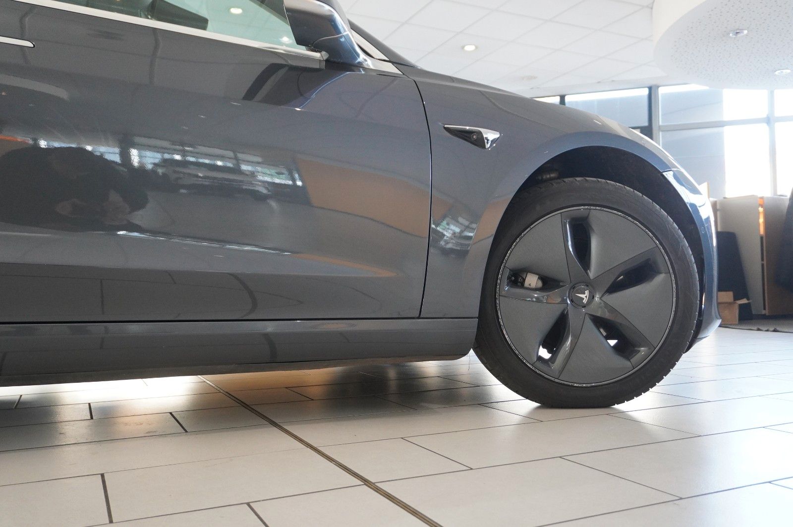 Fahrzeugabbildung Tesla Model 3 Standard Range Plus NAVI/KAMERA/SH/PANO