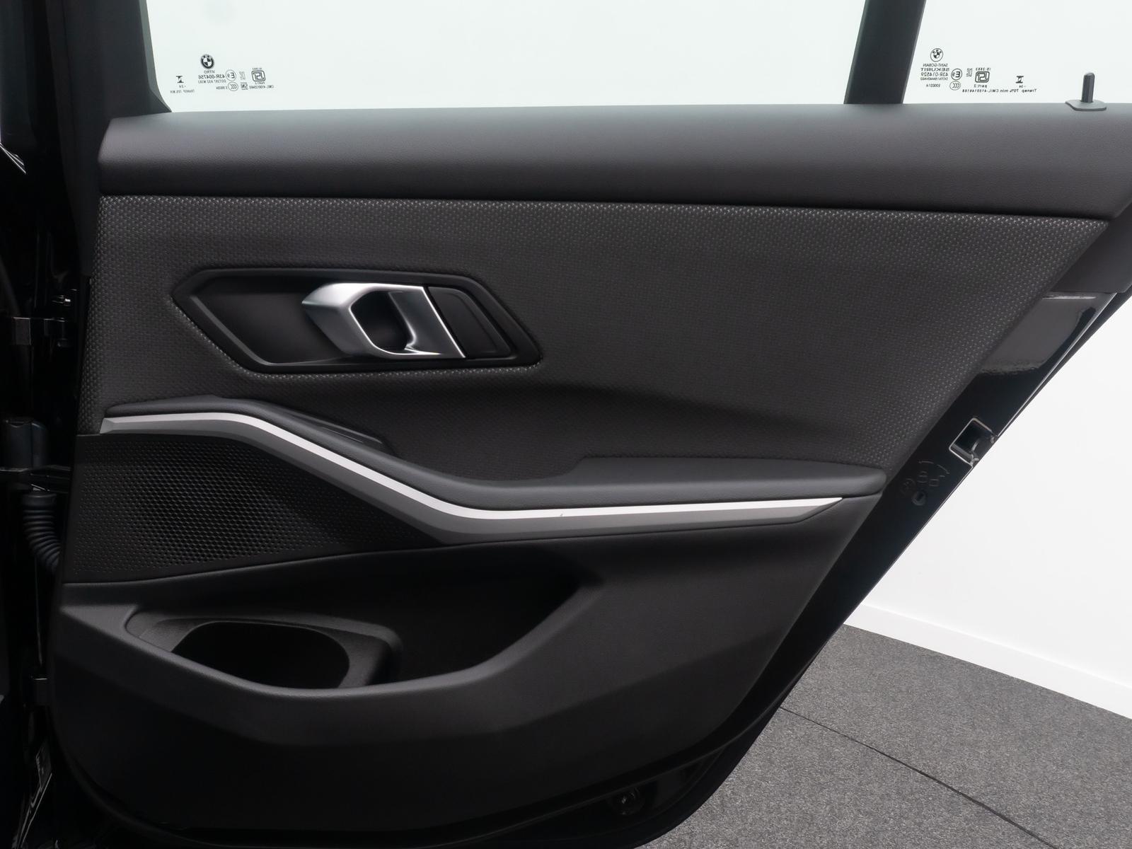 BMW 318 i DAB PDC Widscreen Geschwindigkeitsreg LED, миниатюра 30