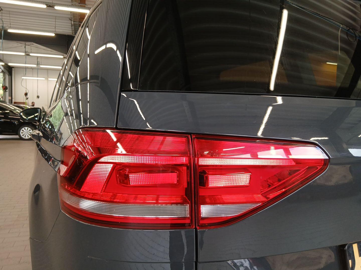 Volkswagen Touran 1.5 TSI Comfortline DSG *7-Sitzer*R-CAM*, миниатюра 9