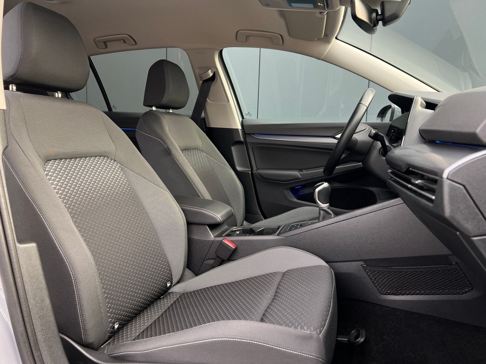 Fahrzeugabbildung Volkswagen Golf VIII "ACTIVE" 2.0 TDI *Navi, Climatronic, S