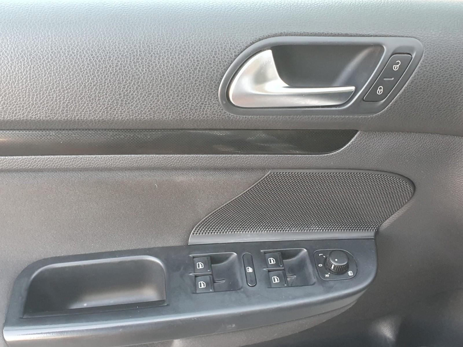 Volkswagen Golf 2010 — photo 11