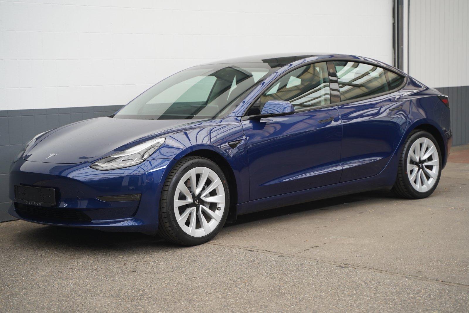 Tesla Model 3 Long Range AWD  *innen weiß*19-Zoll*AHK*
