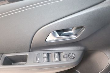 Fotografie 9 des Opel Corsa 1.2 Direct Injection Turbo GS