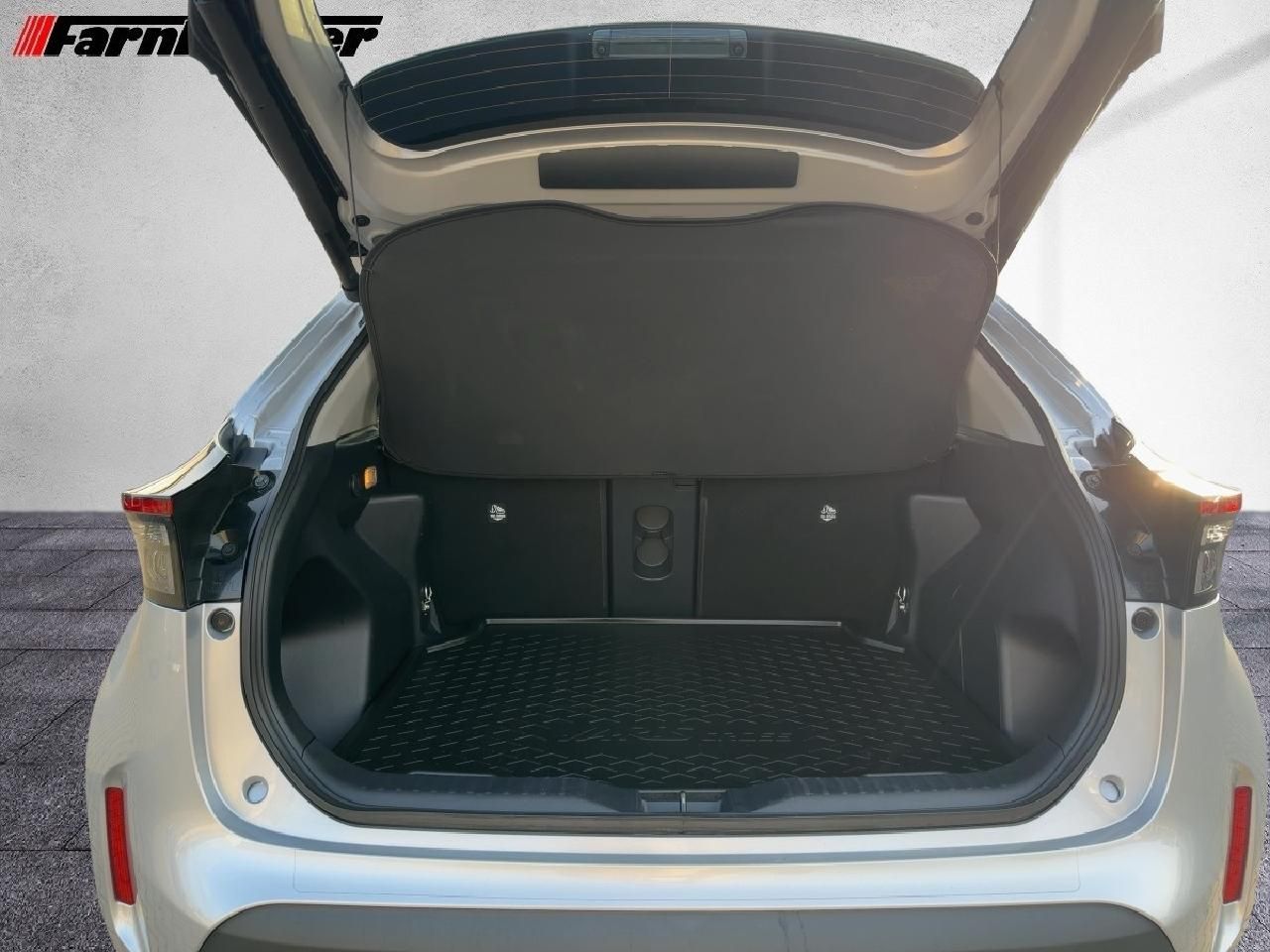 Fahrzeugabbildung Toyota Yaris Cross 1,5 Hybrid Elegant*NAVI *PDC *Pano*