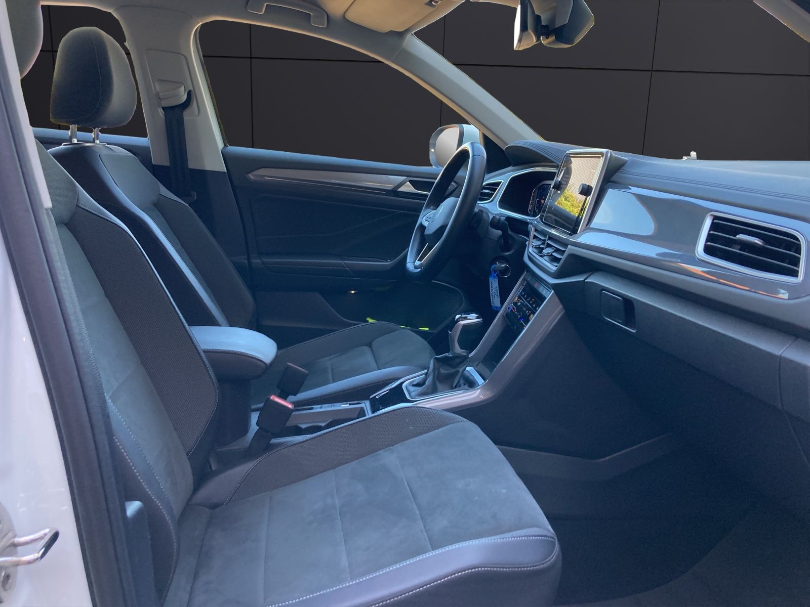 Fahrzeugabbildung Volkswagen T-Roc TDI Style DSG LED Navi ACC AHK PDC