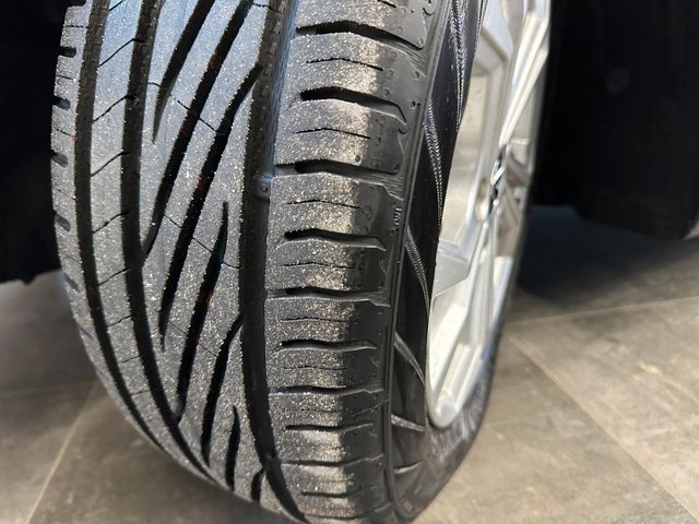 Renault Megane IV Grandtour Play *Navi*AHK*Sitzheiz.*