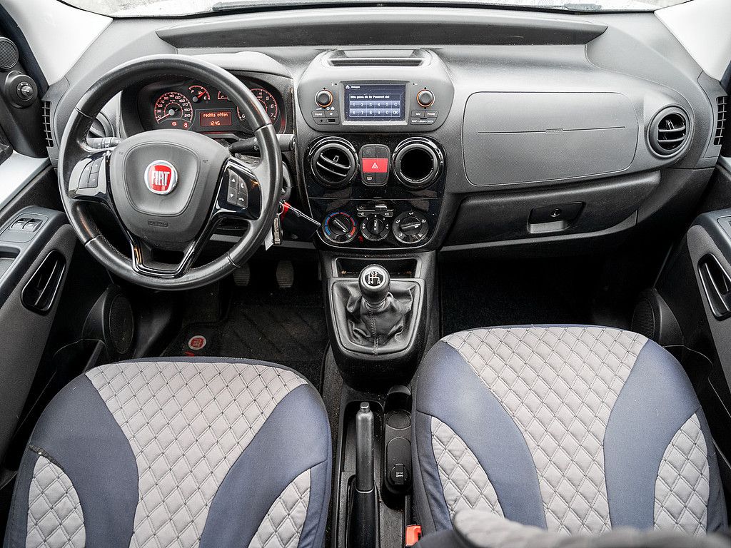 Fahrzeugabbildung Fiat Qubo 1.4 8V Lounge PDC RADIO NEBEL