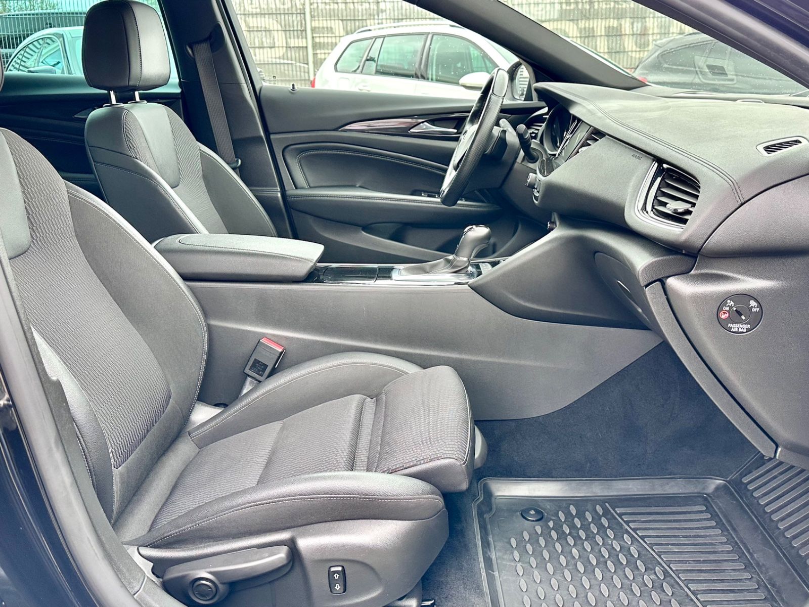 Fahrzeugabbildung Opel INSIGNIA B GRAND SPORT GSI 4x4*MOD.2019*