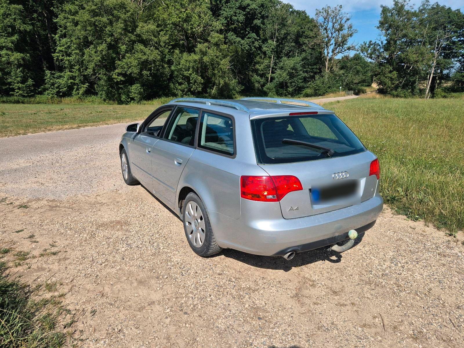 Audi A4 2005 — interior