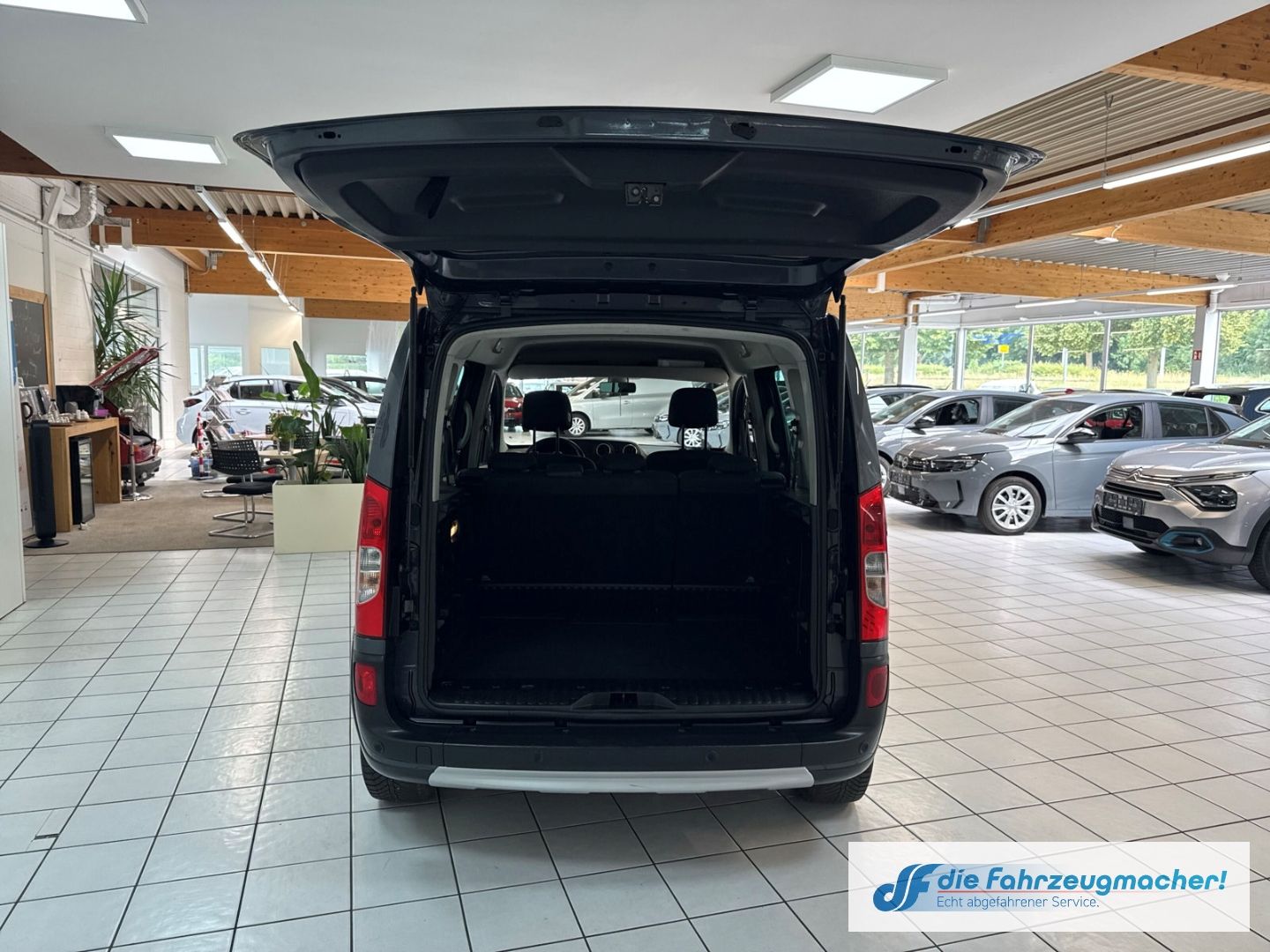 Fahrzeugabbildung Mercedes-Benz Citan 111 CDI lang Tourer Edition Klimaautom SH