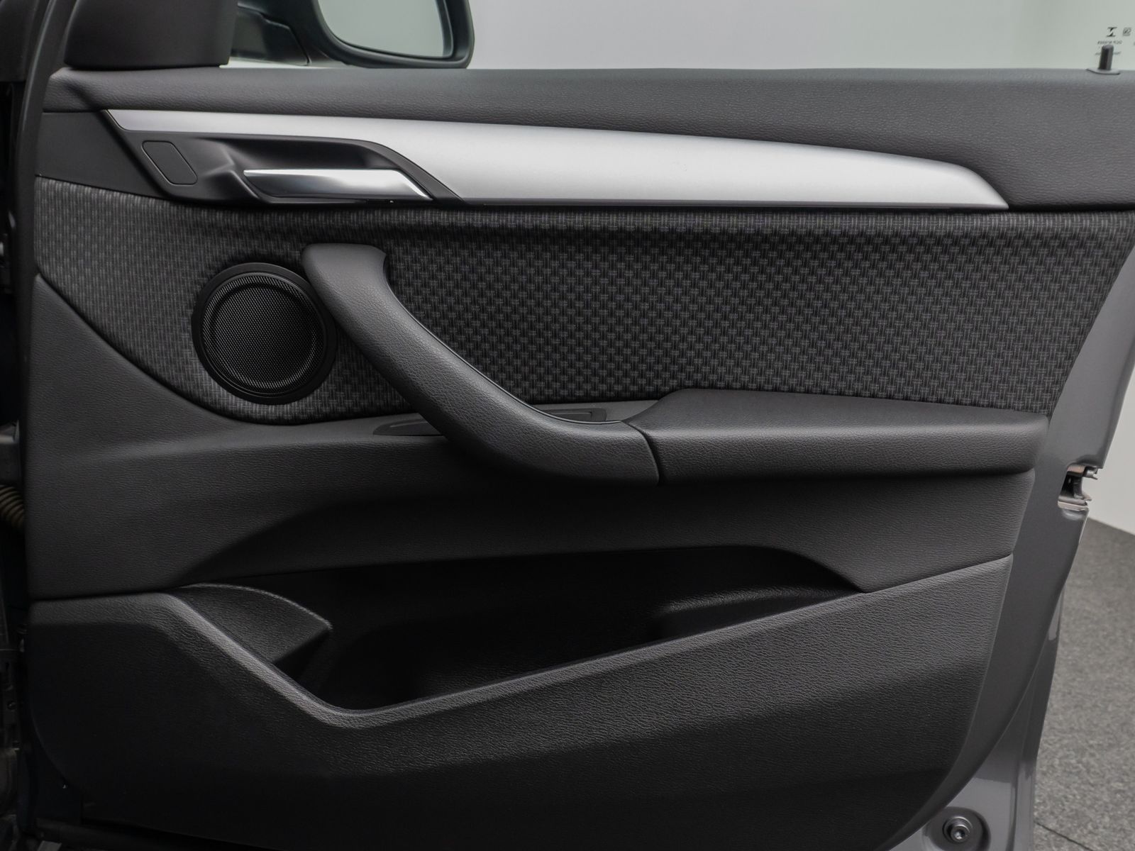Fahrzeugabbildung BMW X1 xD25e DAB PDC Navi Lordos Geschwindigkeitsre