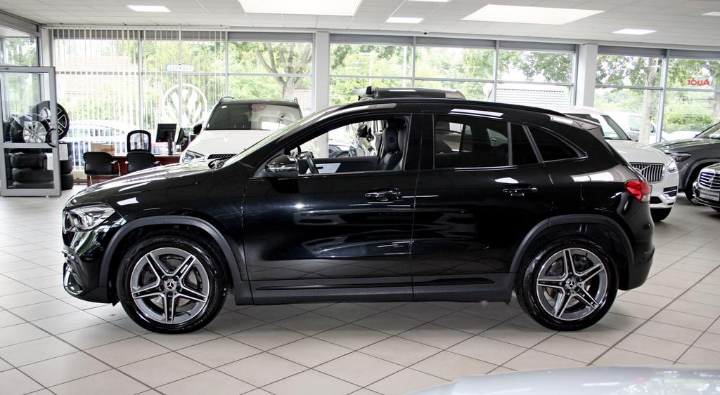 Mercedes-Benz GLA 220