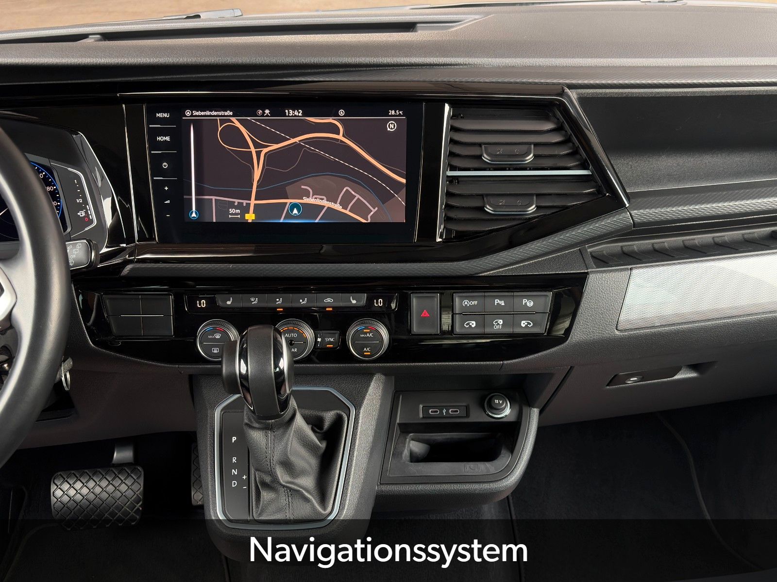 Fahrzeugabbildung Volkswagen T6.1 Multivan Highline Alcan. CAM ACC SHZ 3-Z KL
