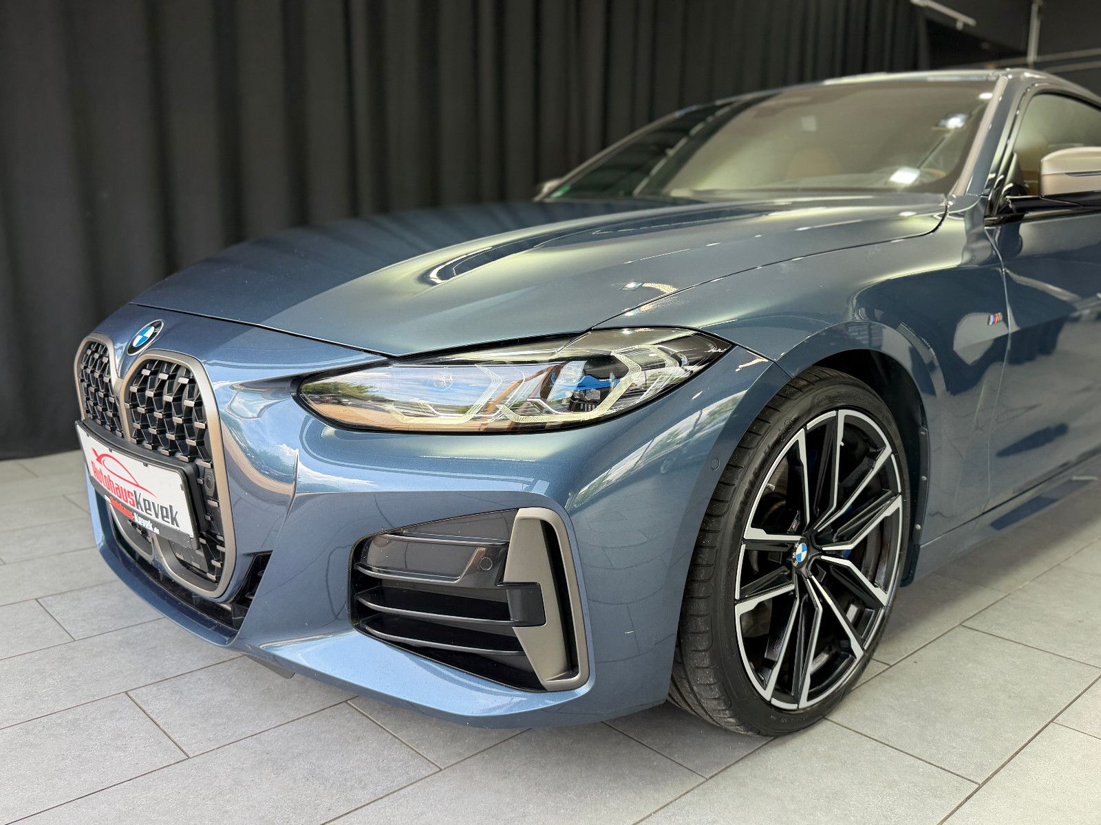 Fahrzeugabbildung BMW M440i xDrive Coupe|LASER|H&K|360°|M-Sitze|Gestik