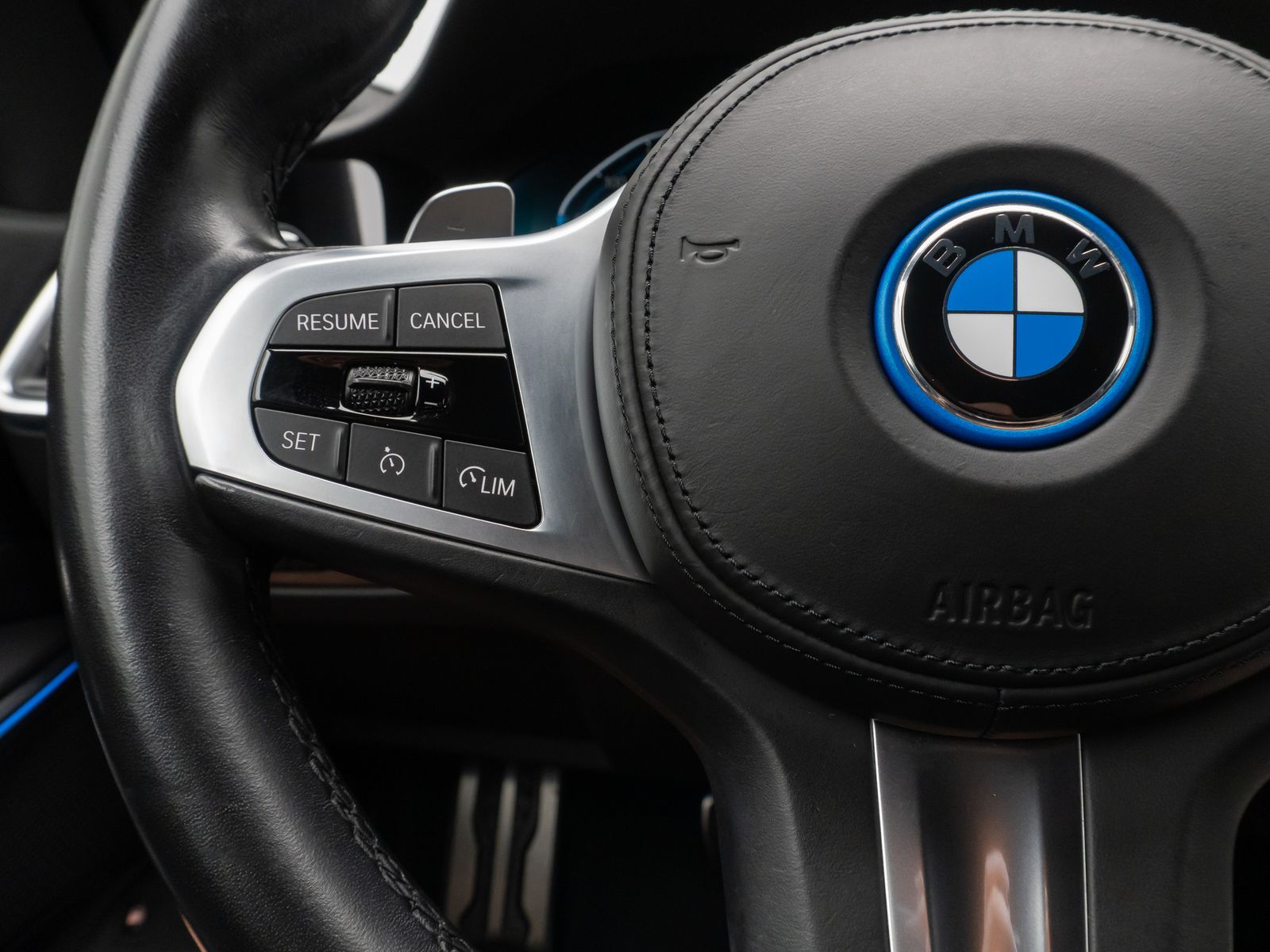 Fahrzeugabbildung BMW 320e M Sport Alarm DAB LED GeschwindigReg 19Zoll