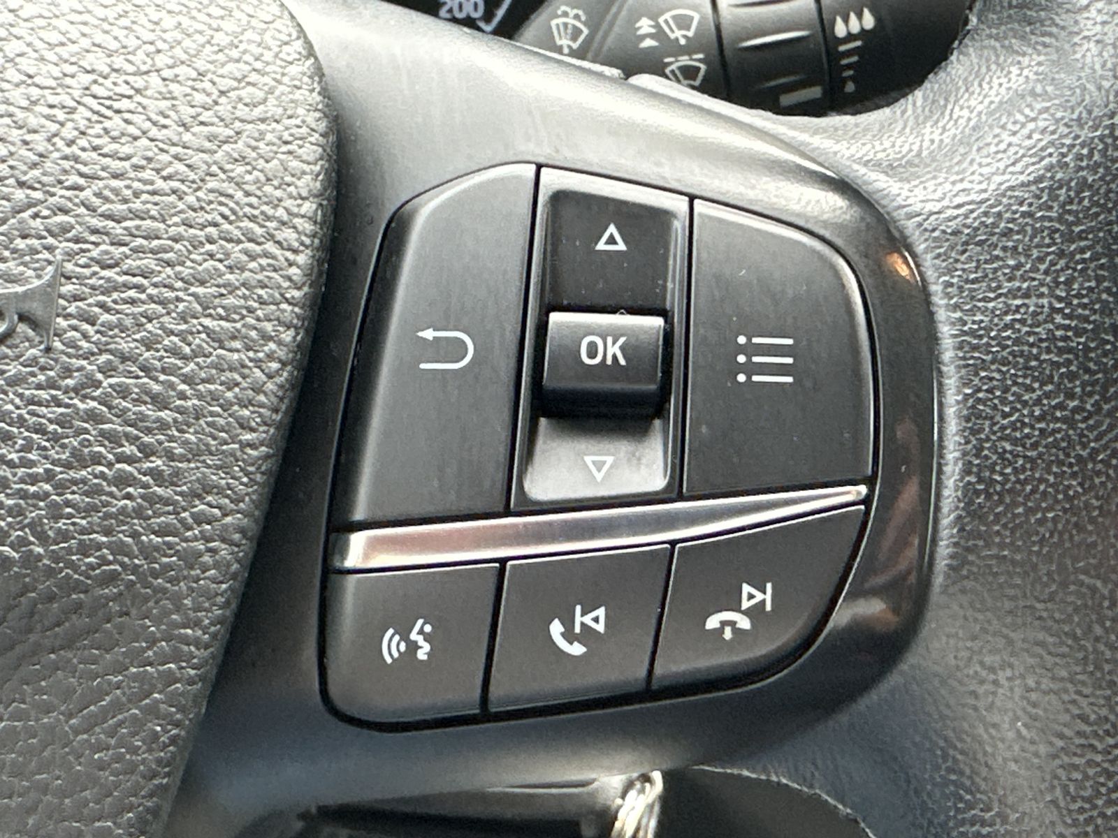 Fahrzeugabbildung Ford Transit Custom 300 L2H1 NAV+KLIMA+PDC+SHZ