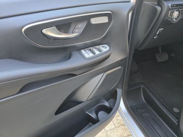 Mercedes V 250 - 12