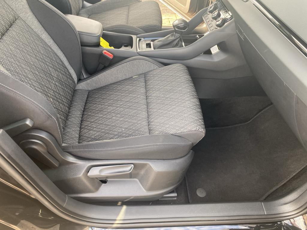 Skoda Karoq 1.5 TSI Style DSG AHK+Navi+LED+SHZ+Kamera, миниатюра 16