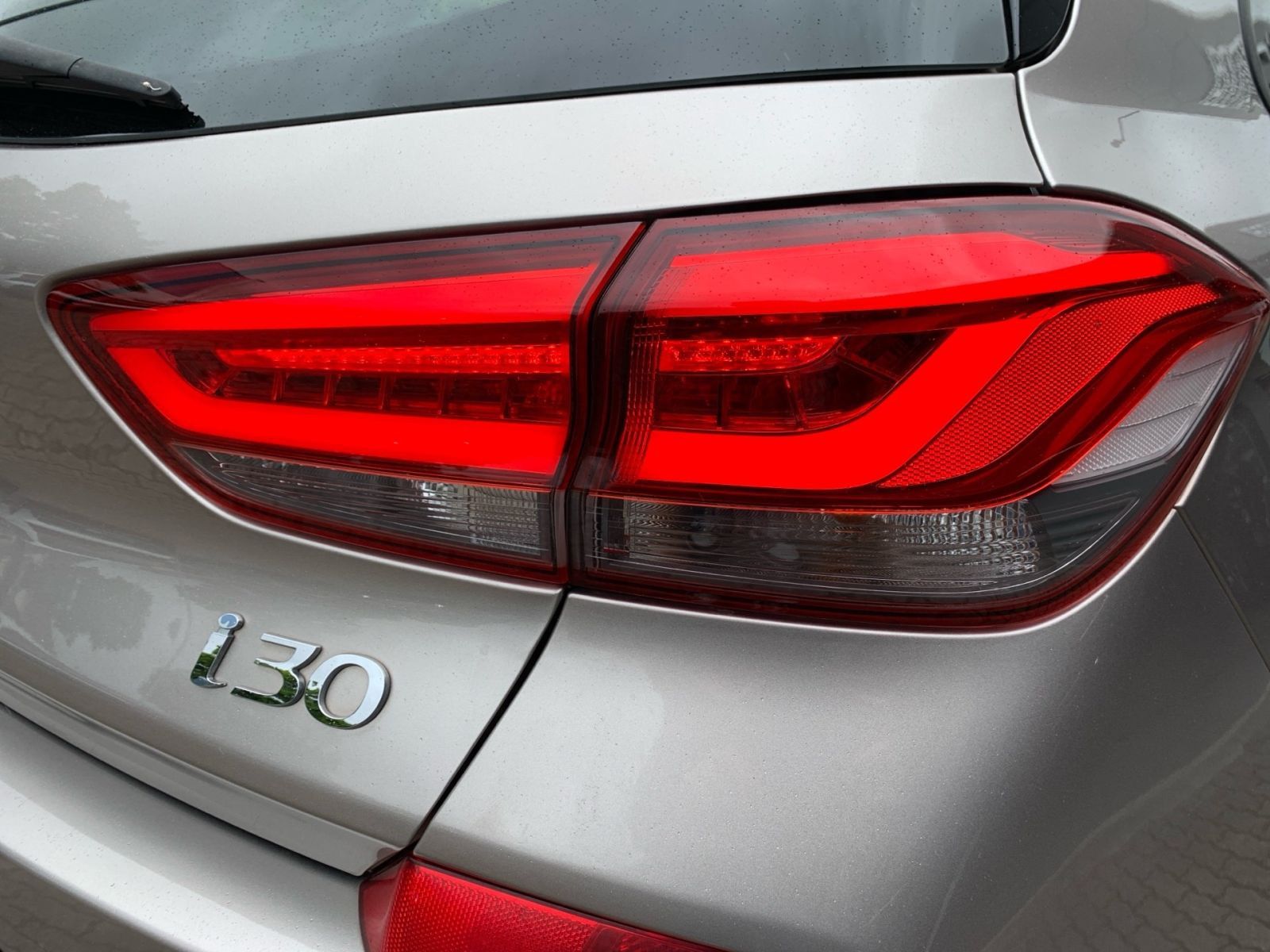 Fahrzeugabbildung Hyundai i30 7-DCT 1.4 T-GDI YES! Plus Standheizung