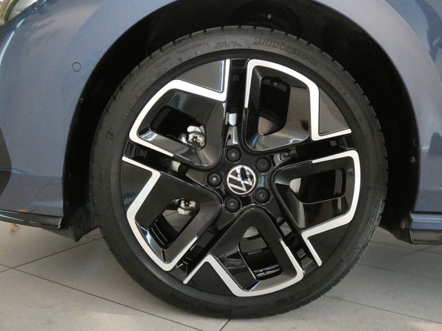 Golf 1.5 eTSI R-Line AHK PANO ACC IQ.LIGHT