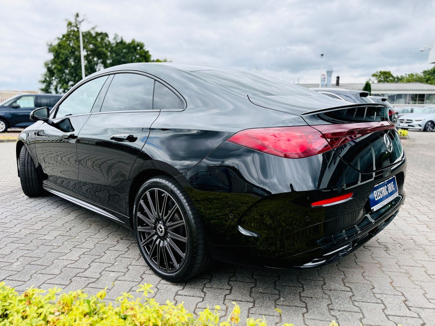 Fahrzeugabbildung Mercedes-Benz CLA 250 + EQ, AMG Plus, Premium Paket, Night Pak