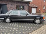 Mercedes-Benz 260 - Mercedes-Benz 260 mit Benzin-Antrieb