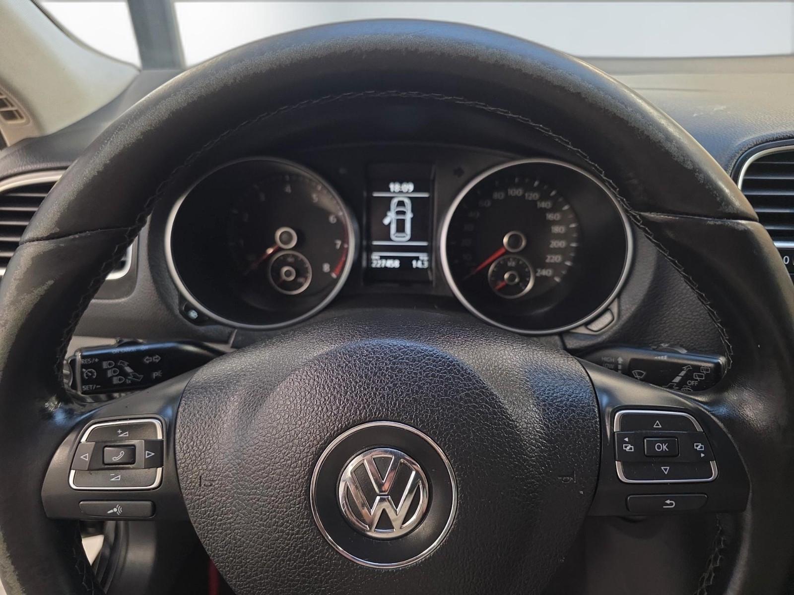 Volkswagen Golf 2011 — photo 16