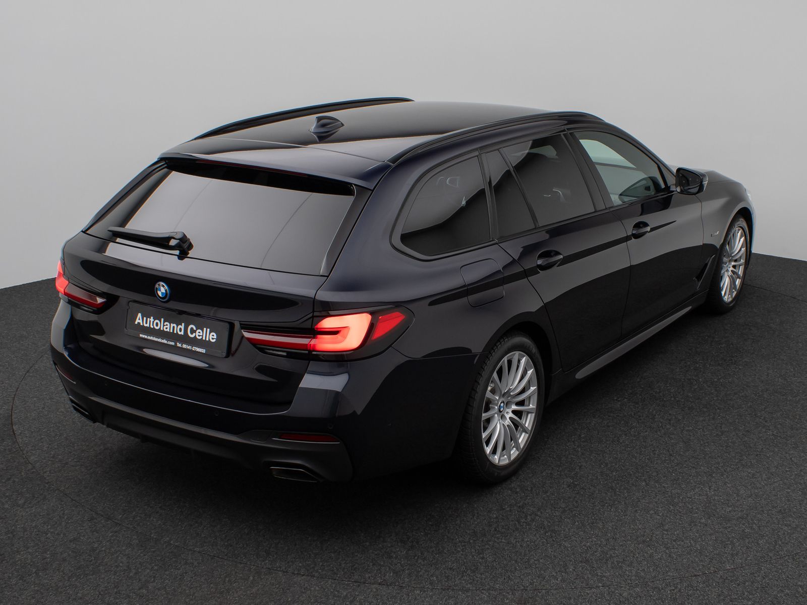 Fahrzeugabbildung BMW 530e xD M Sport Kamera HUD DAB HiFi ACC Komfort