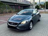 Volvo V40 T2 120 PS | Winter-, Business- & Licht-Paket