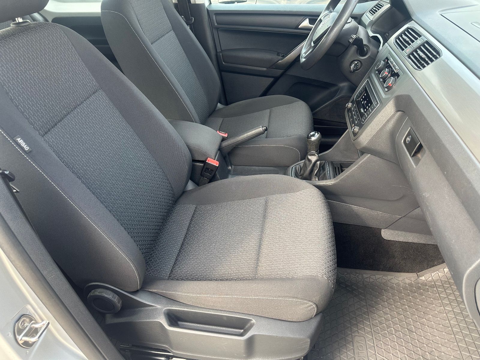 Fahrzeugabbildung Volkswagen CADDY TRENDLINE BMT*WENIG KM*