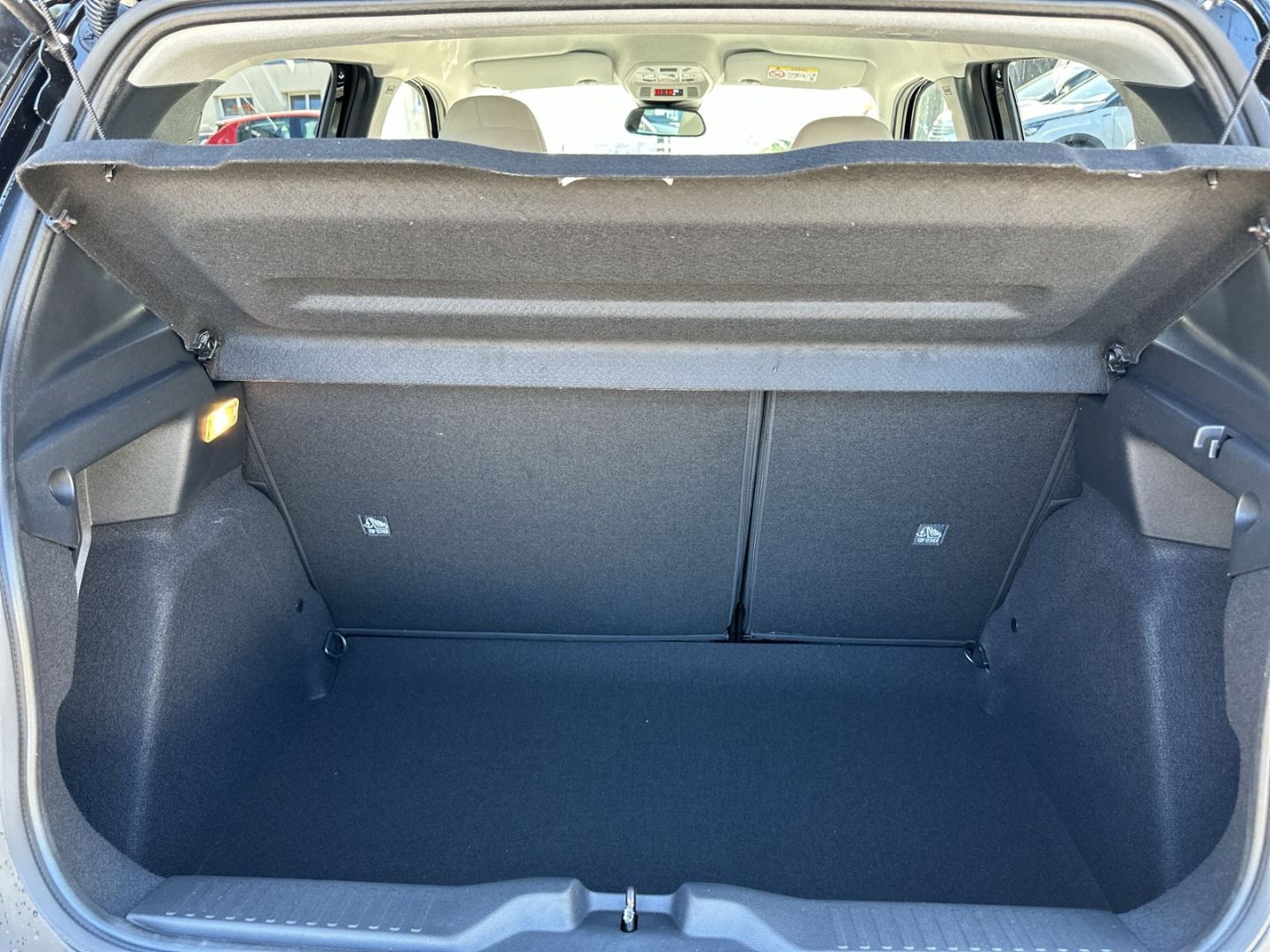 Fahrzeugabbildung Citroën C3 MAX 1.2 PT Turbo 100 S&S Navi CarPlay SHZ.