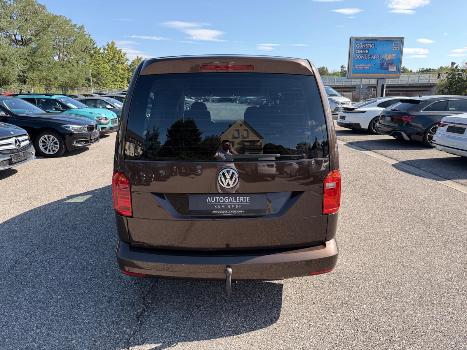 Volkswagen Caddy 2,0 TDI Aut / 7xSITZER / AHK / NAVI / STHZ