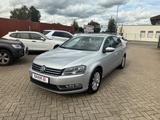 Volkswagen Passat Lim. Trendline BlueMotion - gebrauchte VW Passat aus dem Jahr 2012
