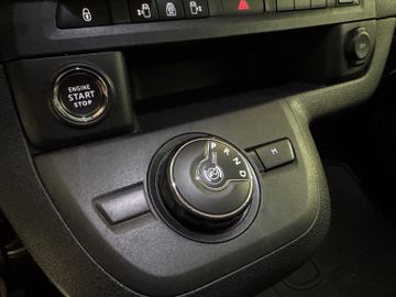 Bild 12 Opel Zafira Life Tourer M 177PS Leder + Tisch + AHK