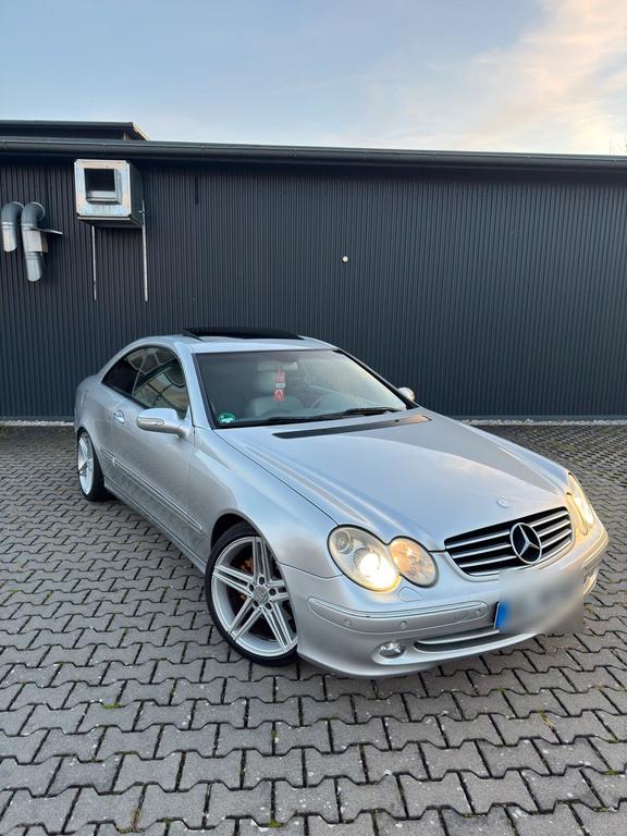 Mercedes-Benz CLK 320
