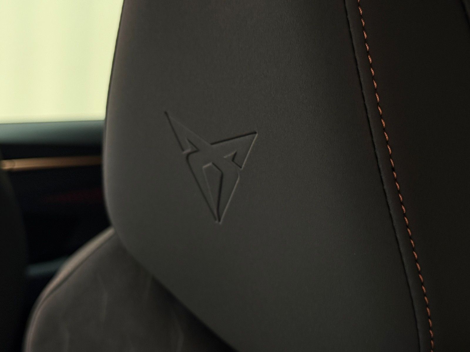 Fahrzeugabbildung CUPRA Terramar 2.0 TSI - 4Drive - VZ - DSG