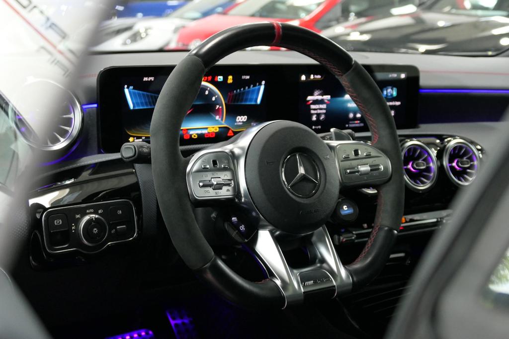 Mercedes-Benz CLA 45 AMG