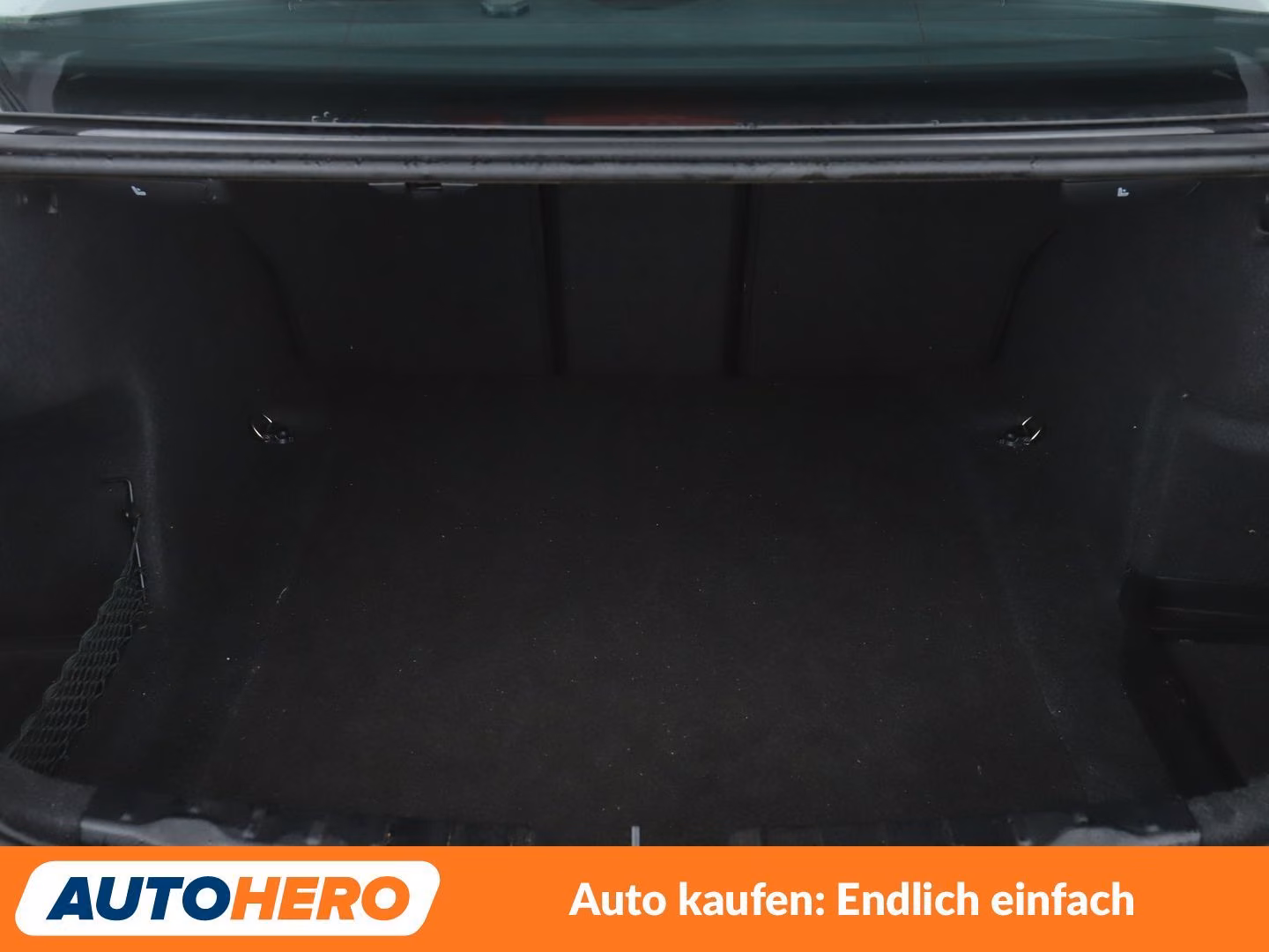 BMW 3er 320i Advantage Aut.*NAVI*LED*TEMPO*PDC*SHZ*
