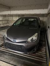 Toyota Yaris 1,5-l-VVT-i Hybrid - - Toyota Yaris von privat