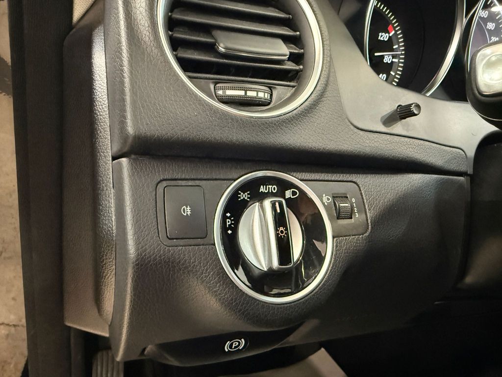 Mercedes-Benz C 180 - Bild 25
