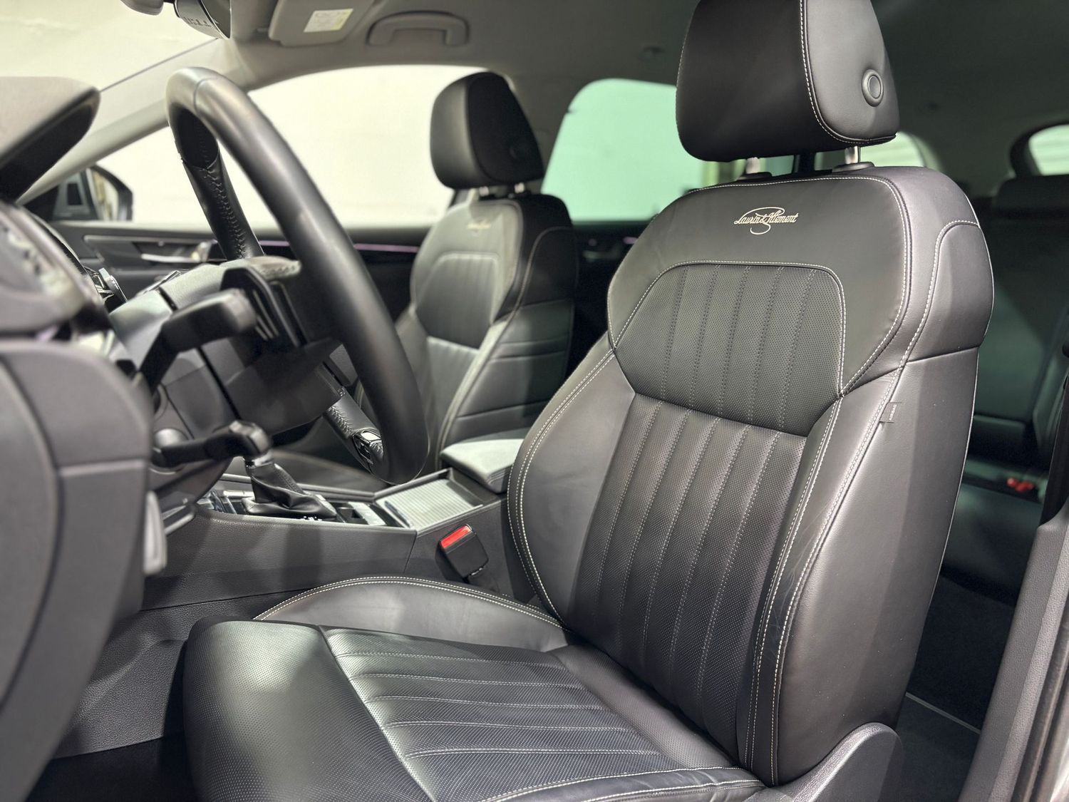 Fahrzeugabbildung SKODA Superb 2.0 TDI L&K#DSG#Matrix#ACC#HUD#Leder