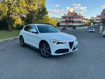 Alfa-Romeo Stelvio - 2
