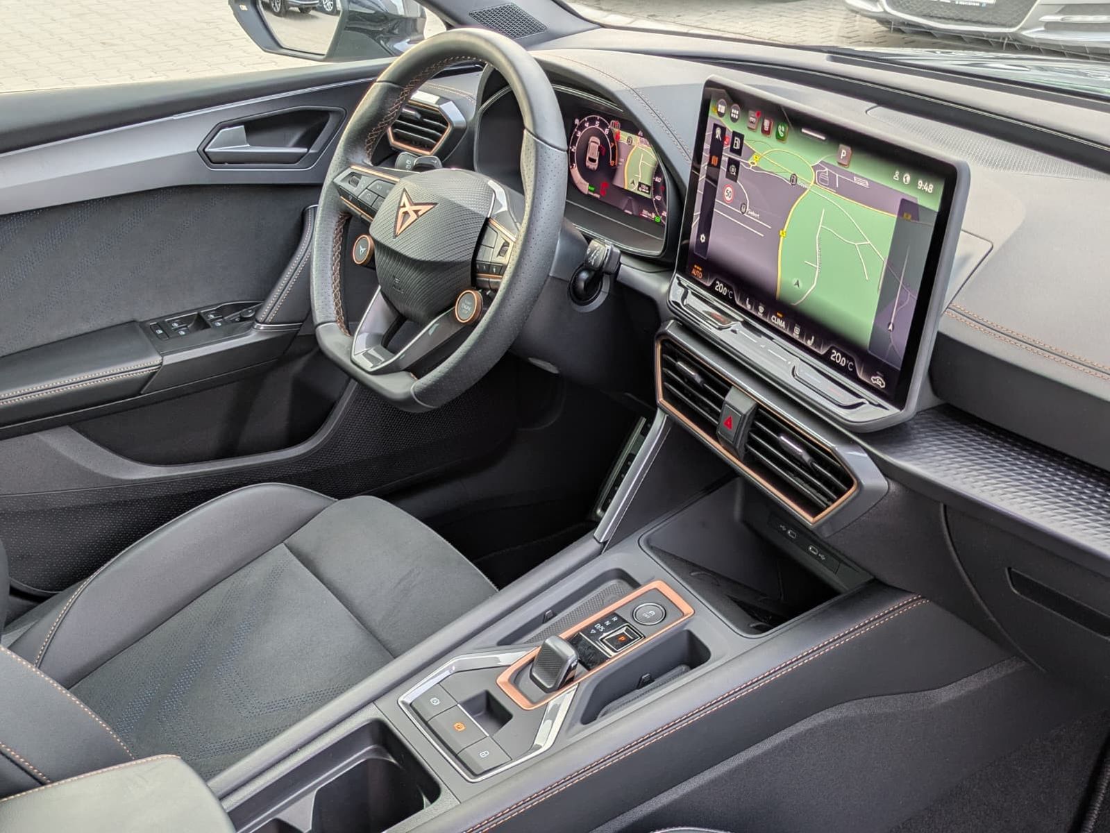 Fahrzeugabbildung CUPRA Leon 1.5 eTSI EDGE DSG*ACC*KAM*18"5JGARANTIE