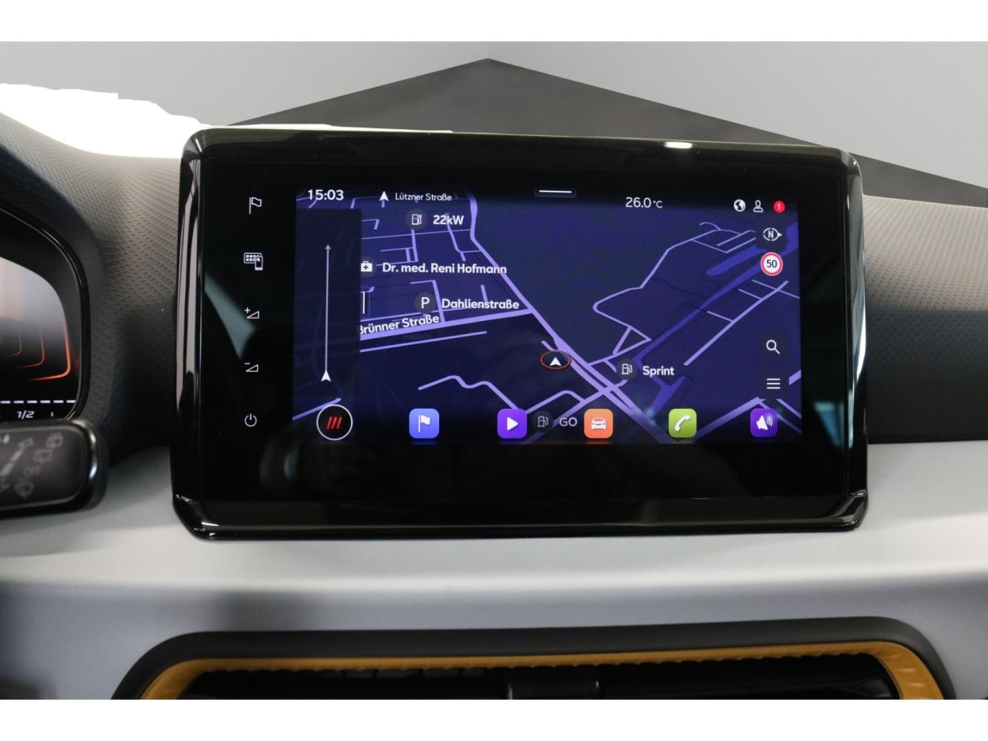 Fahrzeugabbildung SEAT Arona Road Edition Navi Tempomat SHZ PDC LED