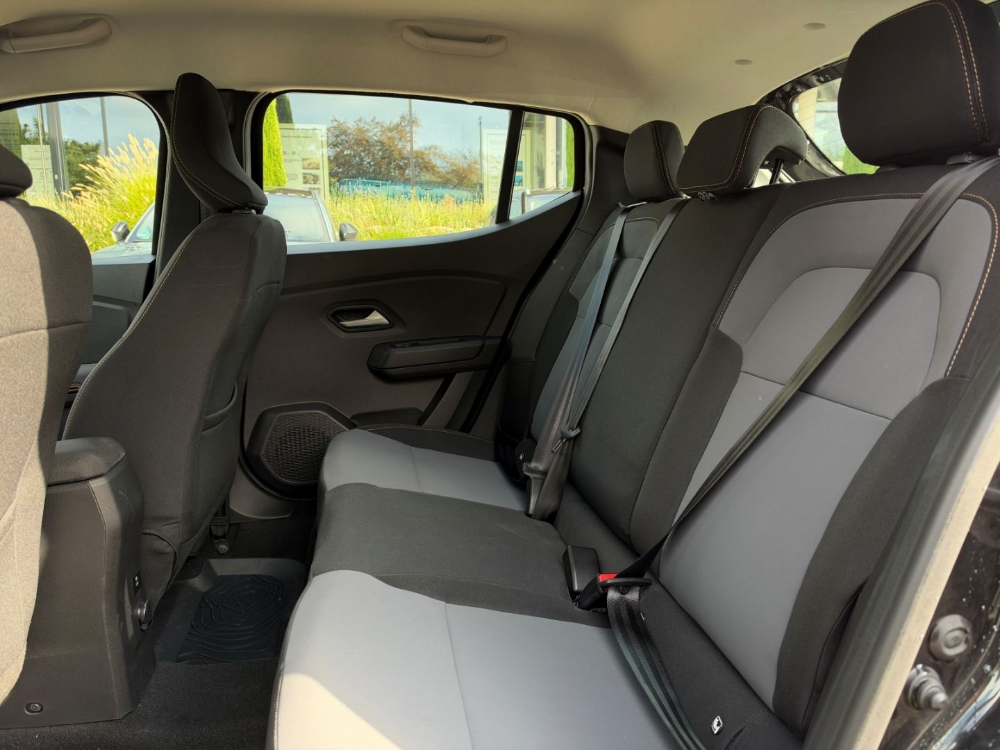 Fahrzeugabbildung Dacia Sandero III Stepway Extreme 1.0 TCe 110 EU6e LED