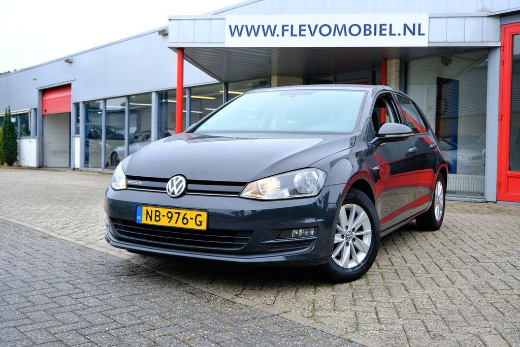 Image of Volkswagen Golf