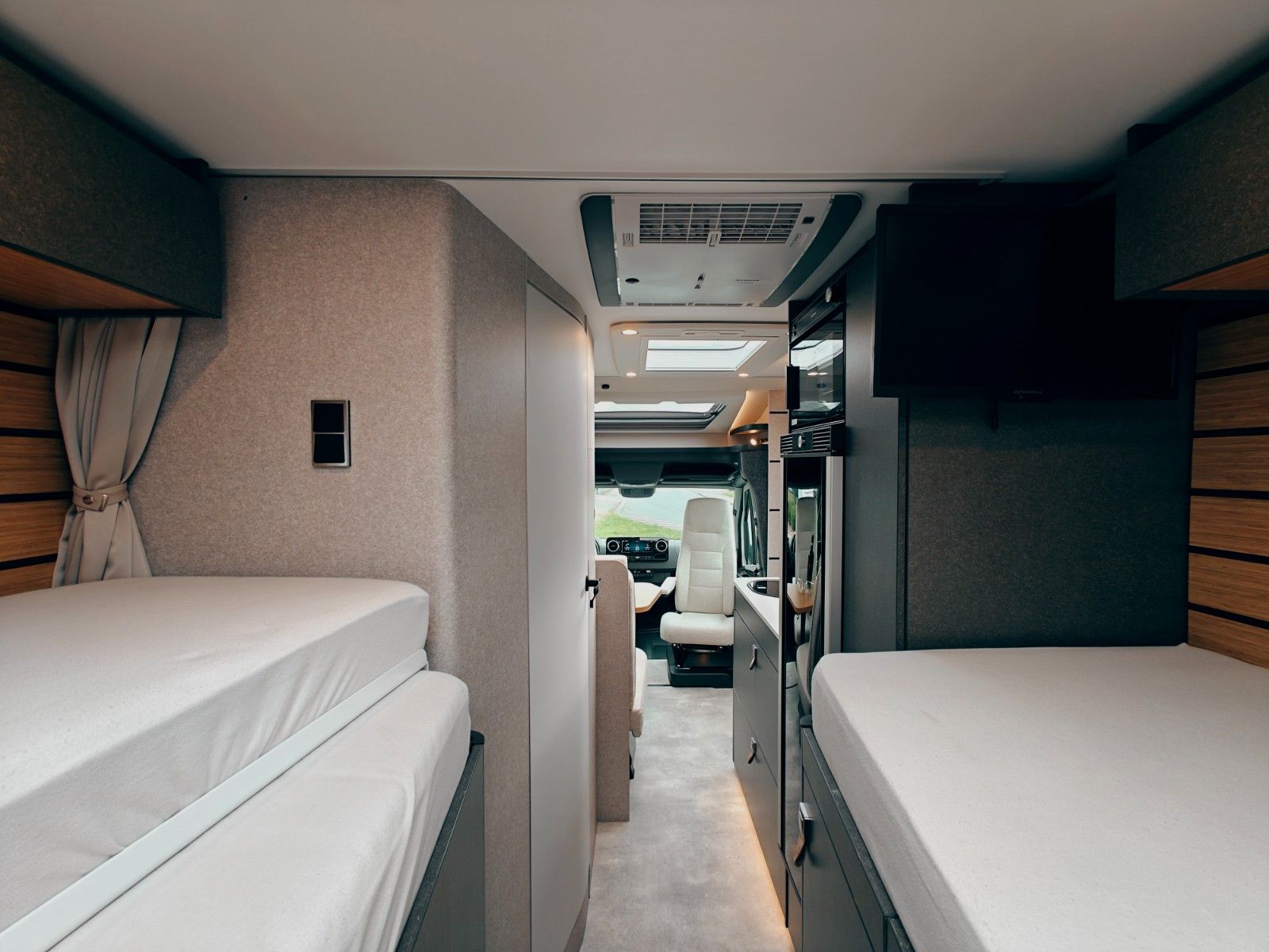 Fahrzeugabbildung HYMER / ERIBA / HYMERCAR ML - T 580 4x4² STORMTROOPER